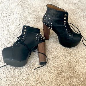 Shoe Republic LA platform Terza Spiked lace up boot size 8